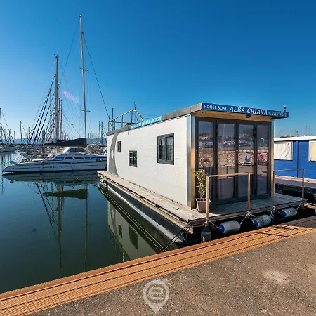 Botel Houseboat Alba Chiara - Your Holiday On Water *