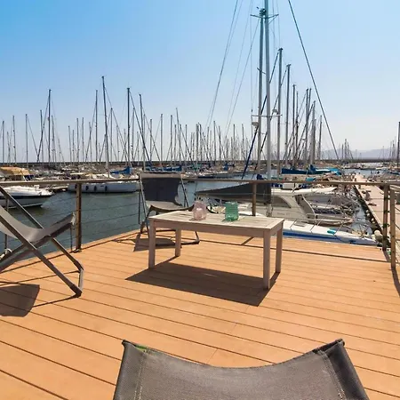 Botel Houseboat Alba Chiara - Your Holiday On Water