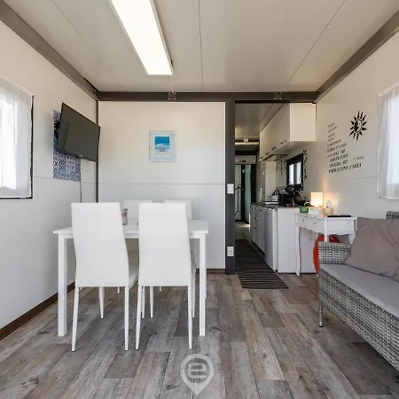Botel Houseboat Alba Chiara - Your Holiday On Water